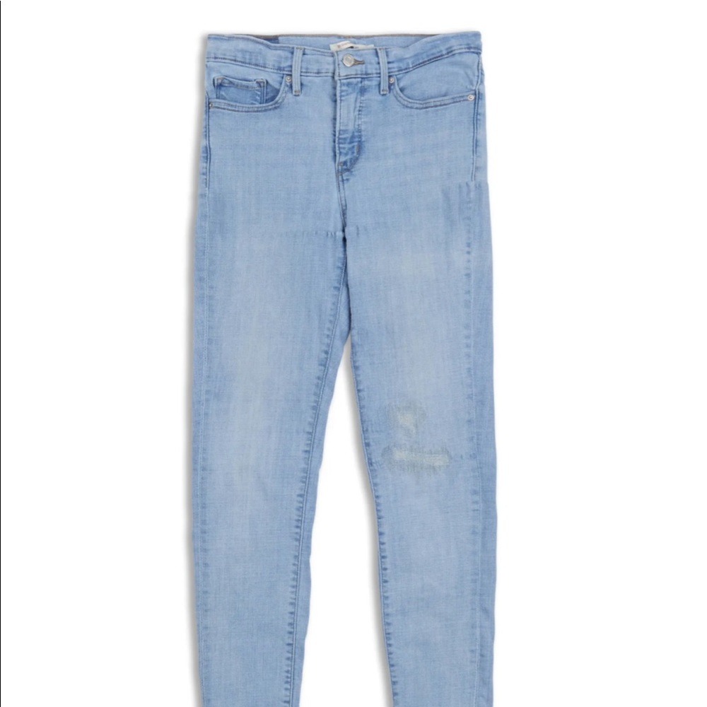 Levi’s - 311 shaping skinny light wash - size 30